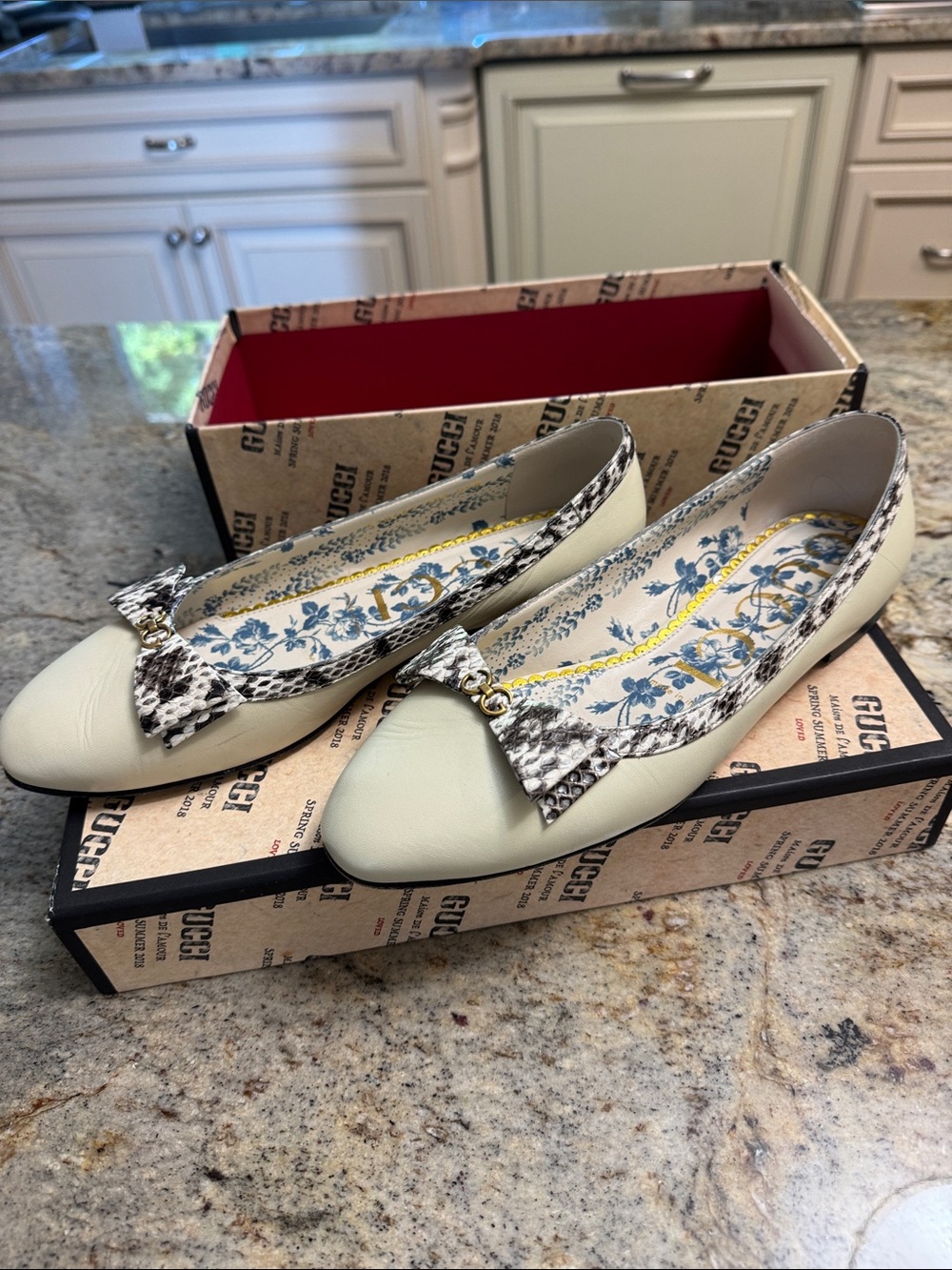 Gucci Cream Leather Ballet Flats with Snakeskin-Trim and Horsebit Detail